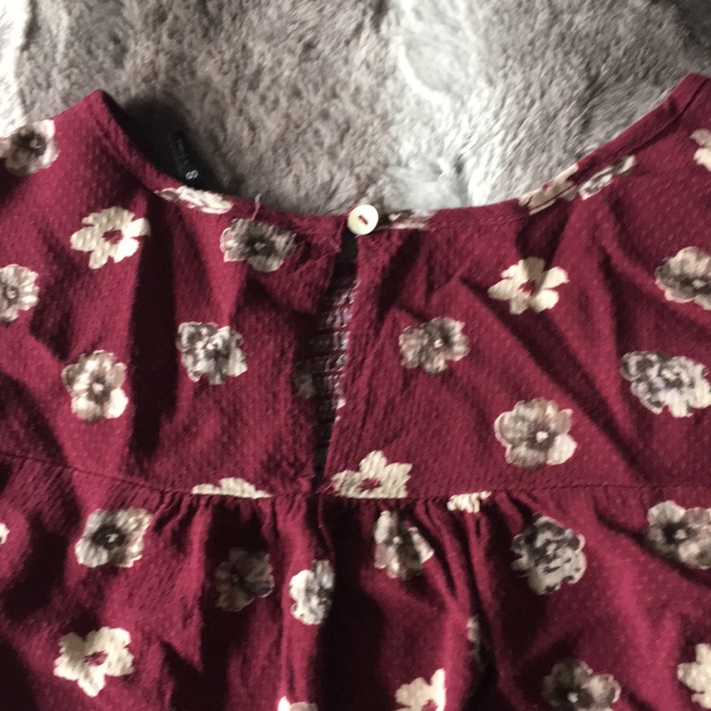 Floral Top - Picture 5 of 6